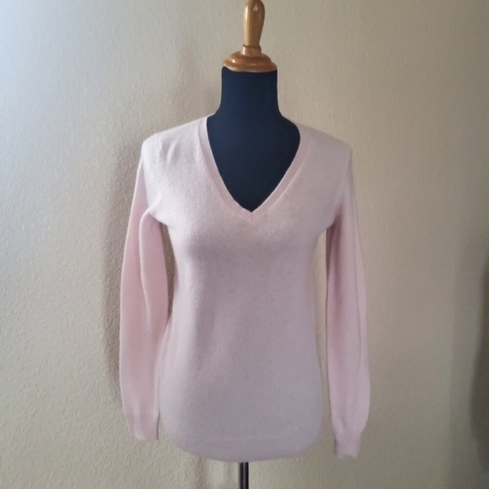 ​C by Bloomingdale's Cashmere Pullover Sweater - Size S NWOT​Vibrant and ultra-